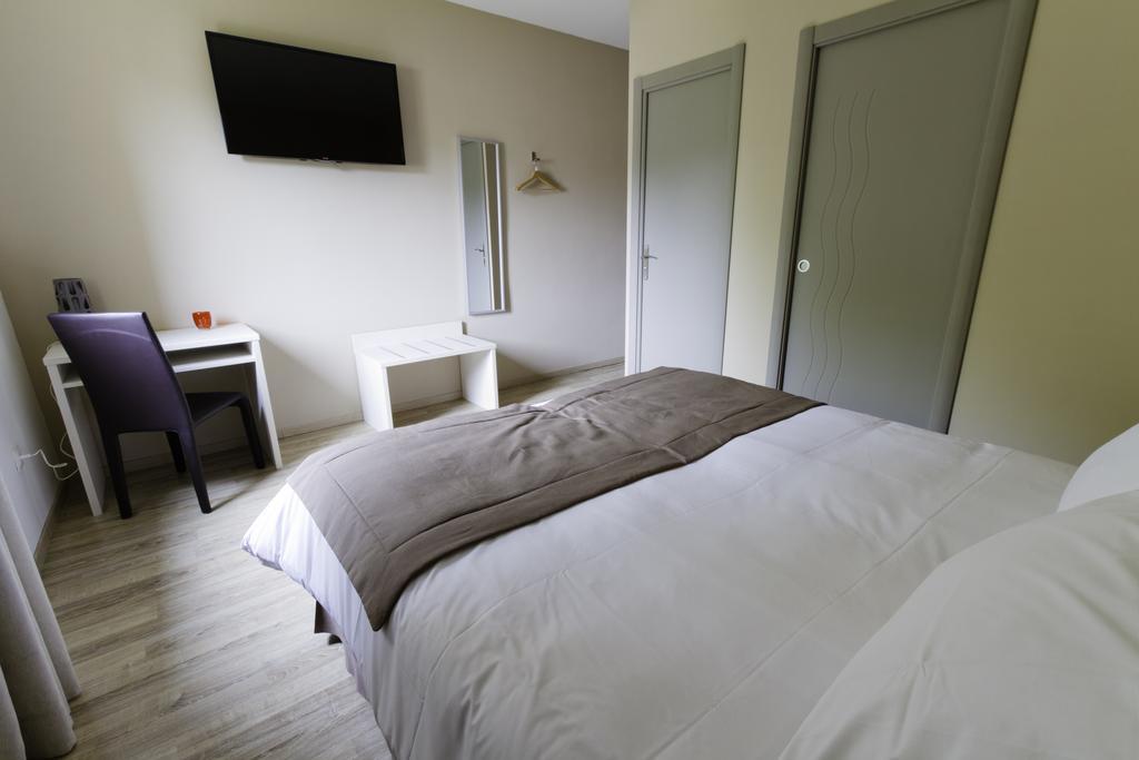 Hotel Les Petits Oreillers Saint-Martin-dʼArdèche Cameră foto