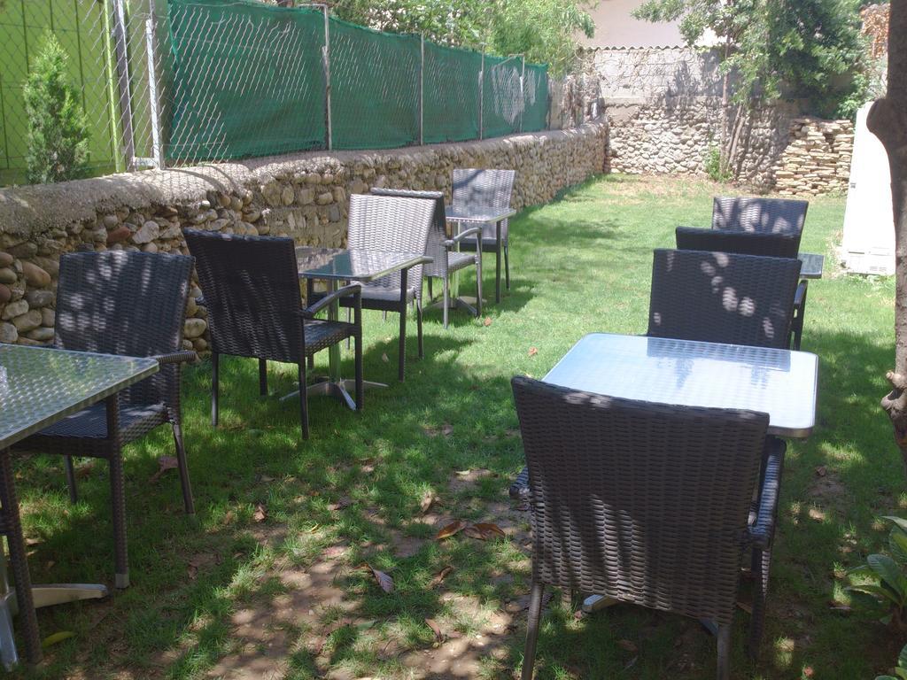Hotel Les Petits Oreillers Saint-Martin-dʼArdèche Exterior foto